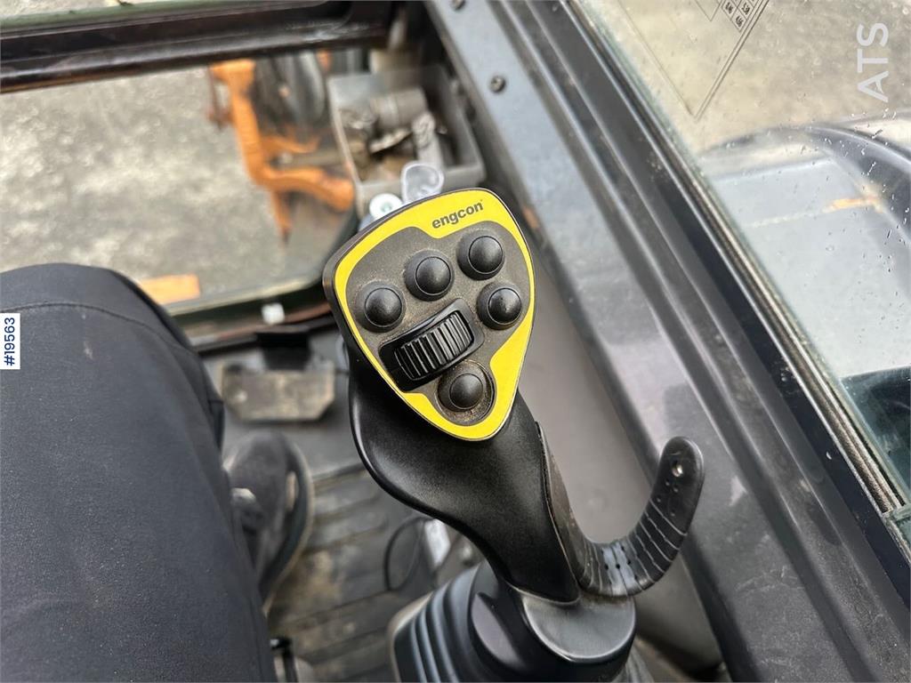 CASE CX50B excavator w/rototilt, hammer, grapple and 3