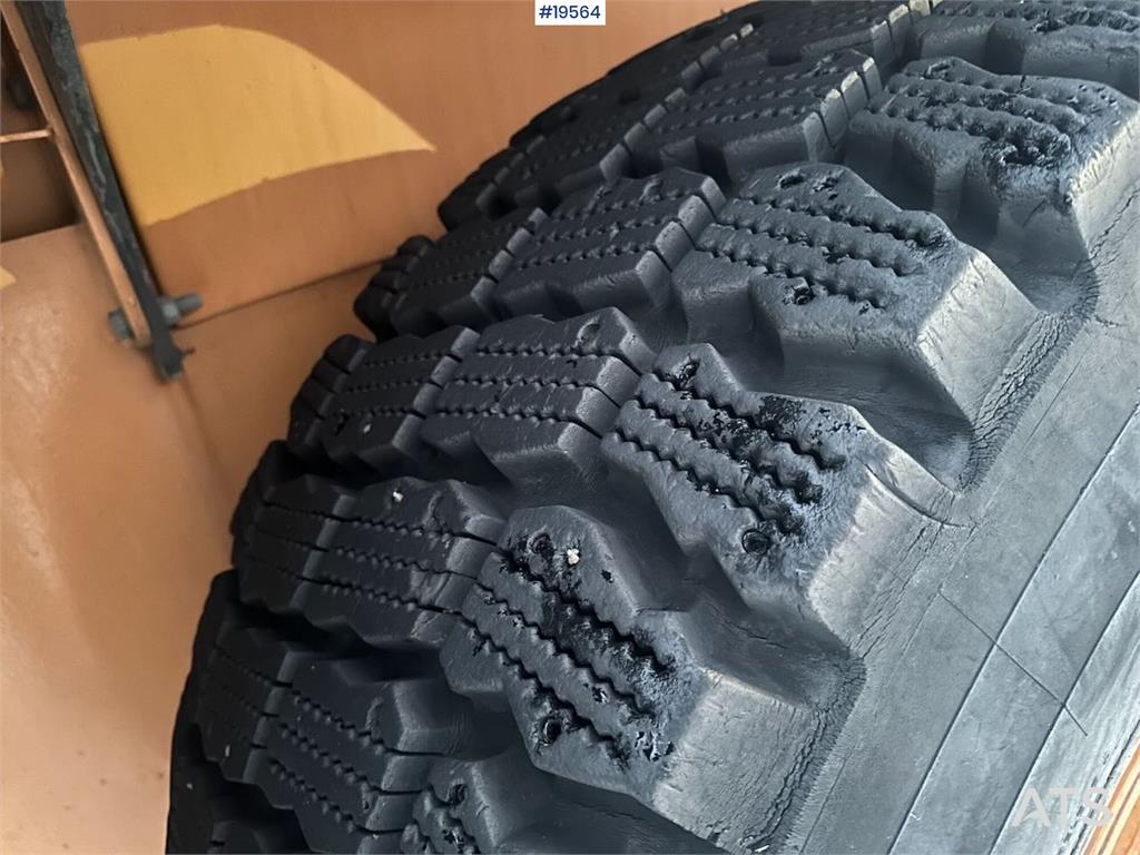 CASE 721E wheel loader w/ snow bucket and gravel bucket