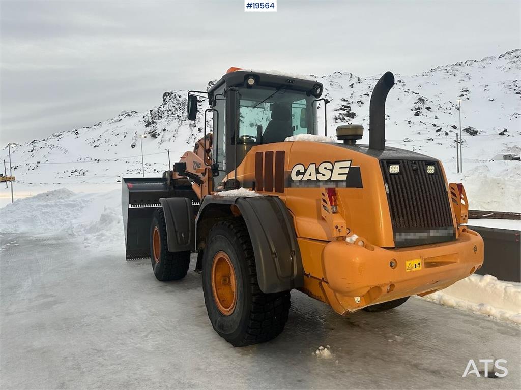 CASE 721E wheel loader w/ snow bucket and gravel bucket