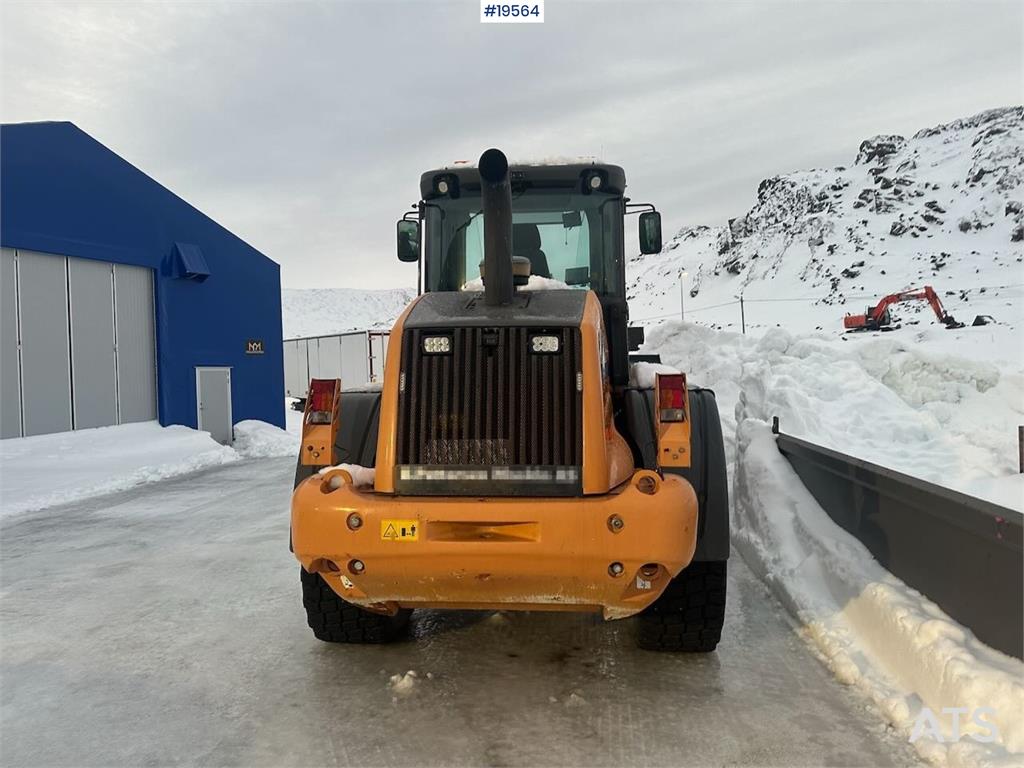CASE 721E wheel loader w/ snow bucket and gravel bucket