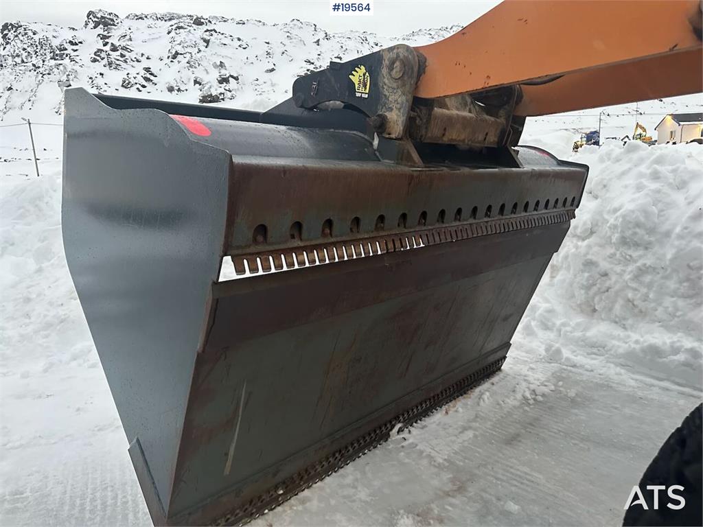 CASE 721E wheel loader w/ snow bucket and gravel bucket
