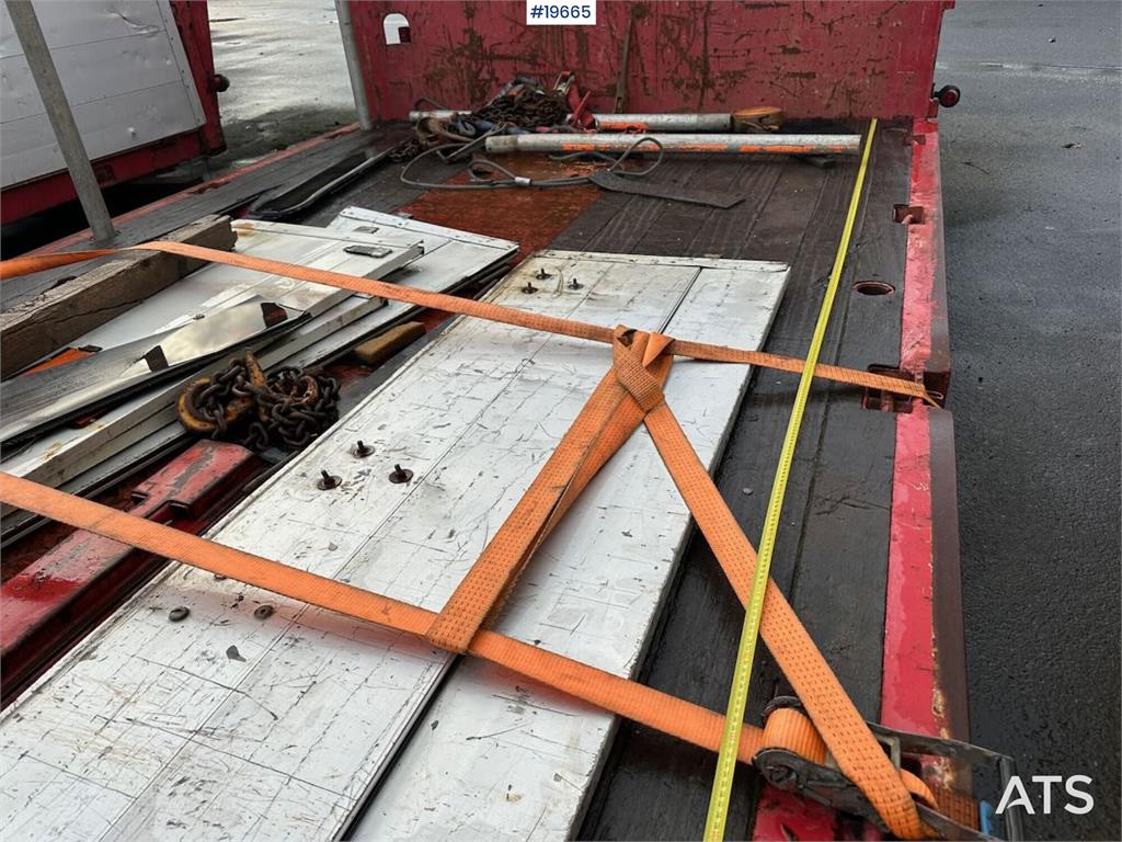 Broshuis 3 AUD-44 lowbed trailer.