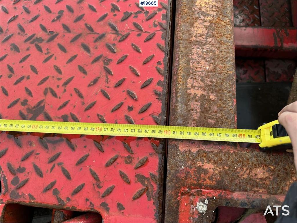 Broshuis 3 AUD-44 lowbed trailer.