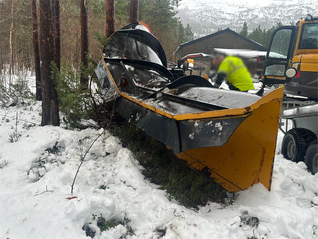 [Other] GMI KDA 260 diagonal plow