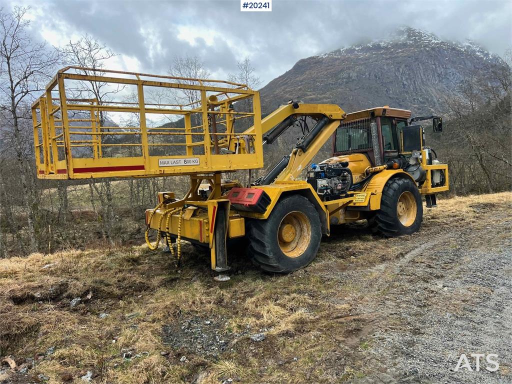 Hydrema 912B w/ 2007 Essverk Platform 912 lift with basket