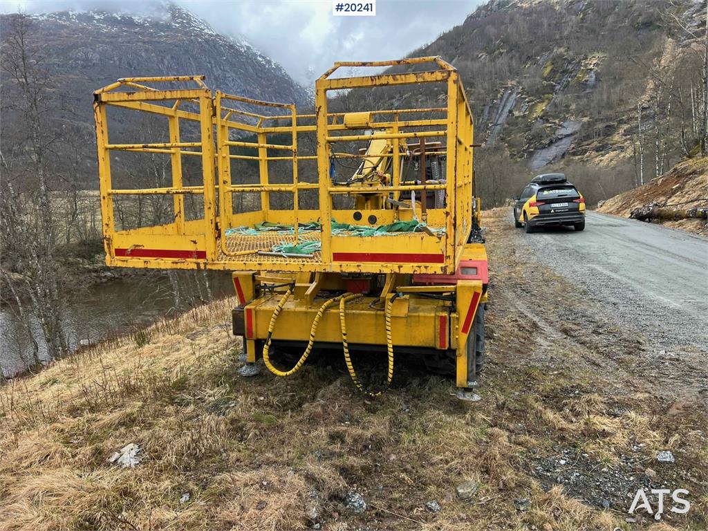 Hydrema 912B w/ 2007 Essverk Platform 912 lift with basket