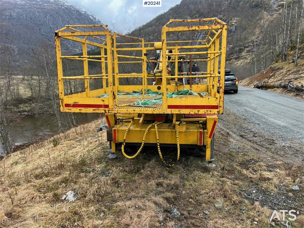 Hydrema 912B w/ 2007 Essverk Platform 912 lift with basket