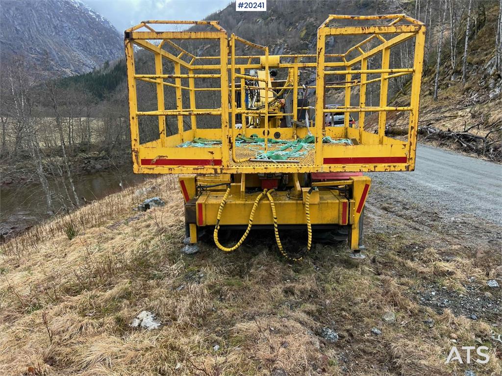 Hydrema 912B w/ 2007 Essverk Platform 912 lift with basket