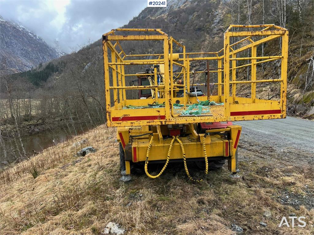 Hydrema 912B w/ 2007 Essverk Platform 912 lift with basket