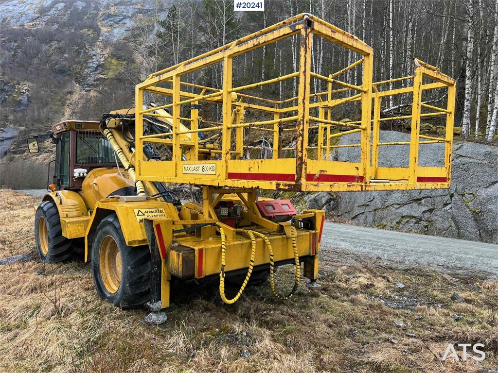 Hydrema 912B w/ 2007 Essverk Platform 912 lift with basket