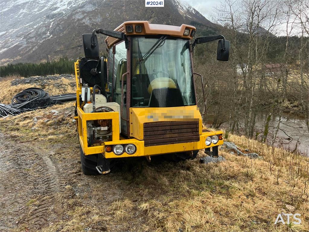 Hydrema 912B w/ 2007 Essverk Platform 912 lift with basket