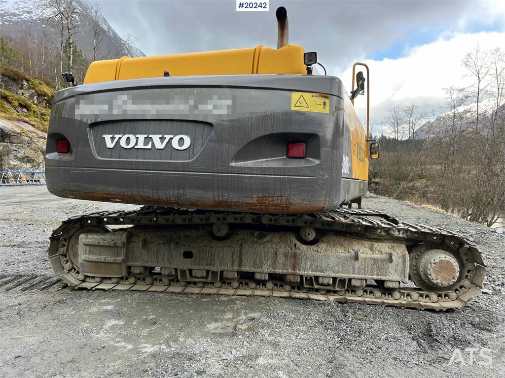 Volvo EC360 BLC excavator w/ Teeth bucket