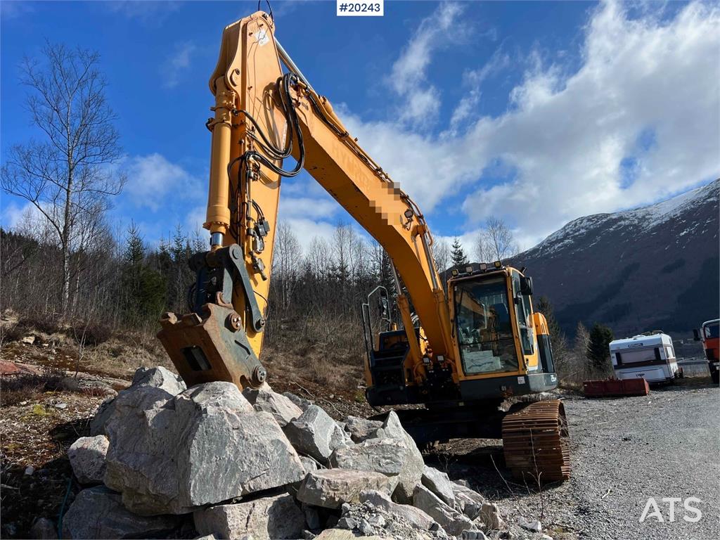 Hyundai Robex 235 LCR-9 w/ Excavator bucket and gps