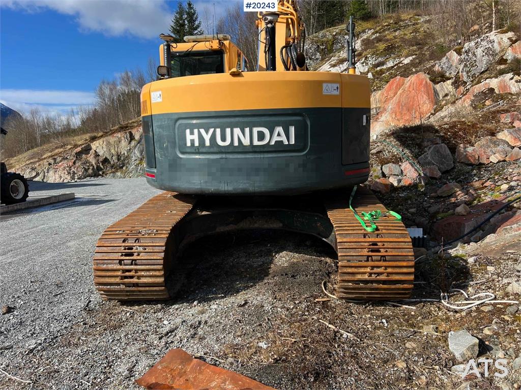Hyundai Robex 235 LCR-9 w/ Excavator bucket and gps