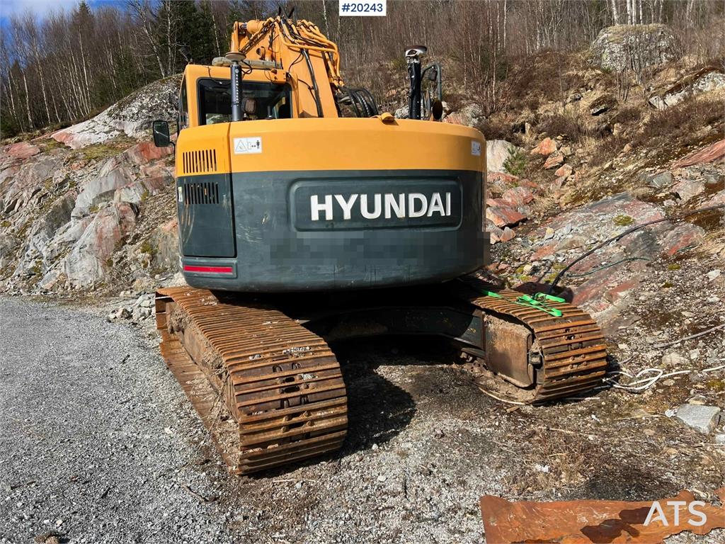 Hyundai Robex 235 LCR-9 w/ Excavator bucket and gps
