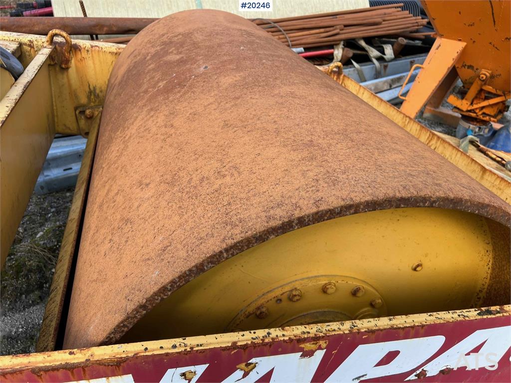 Dynapac CH47 trailed roller
