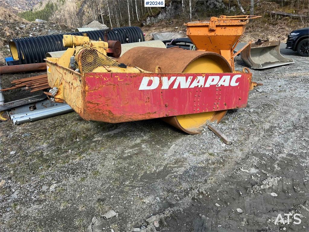 Dynapac CH47 trailed roller