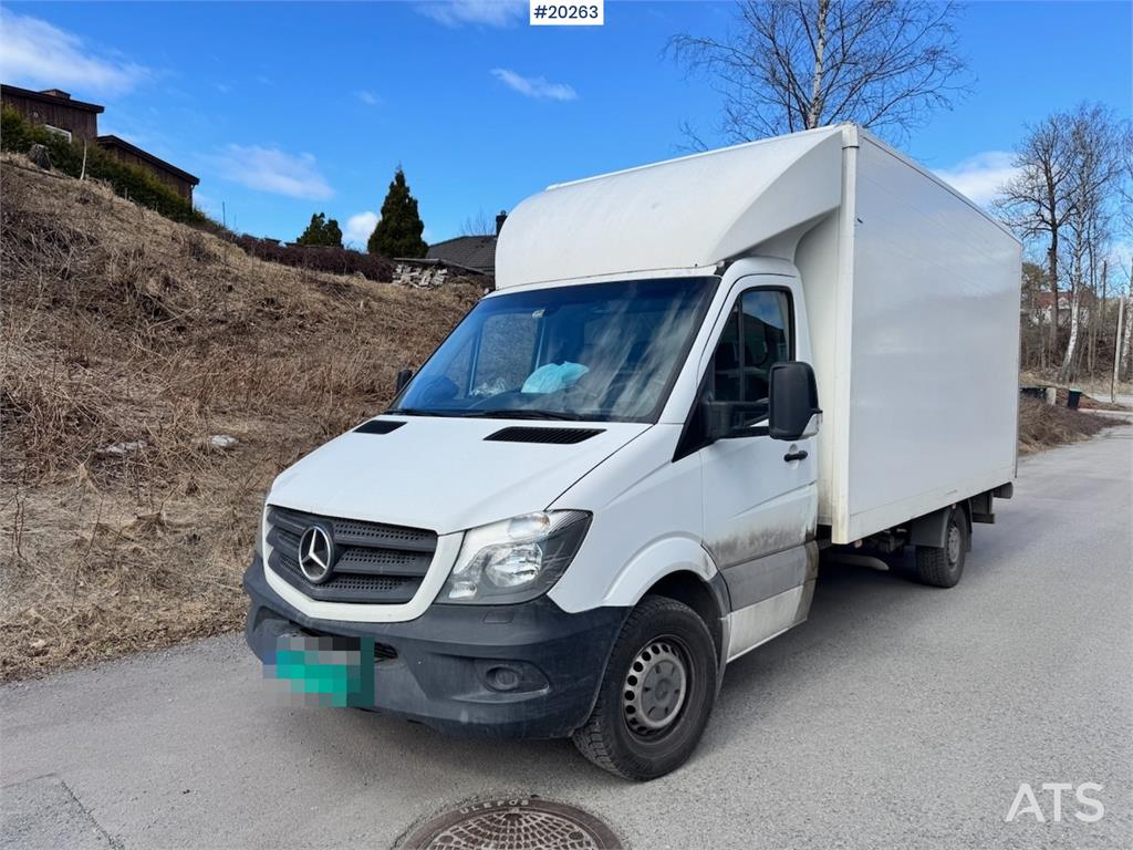 Mercedes-Benz Sprinter 8 Pallets.