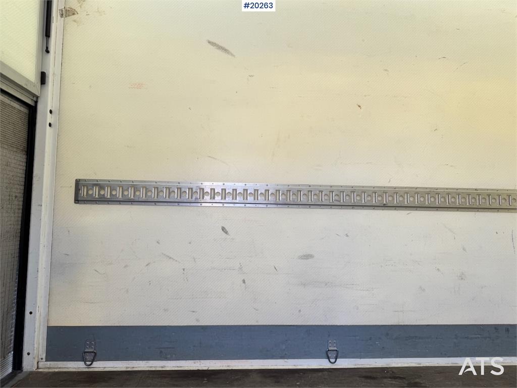 Mercedes-Benz Sprinter 8 Pallets.