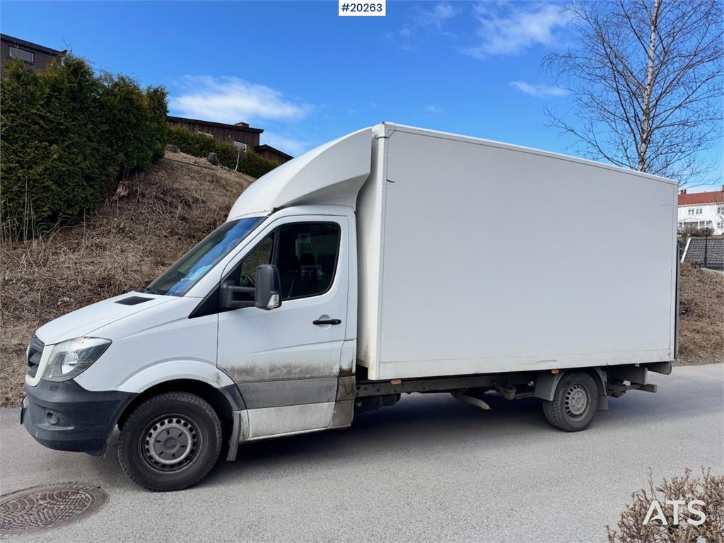 Mercedes-Benz Sprinter 8 Pallets.