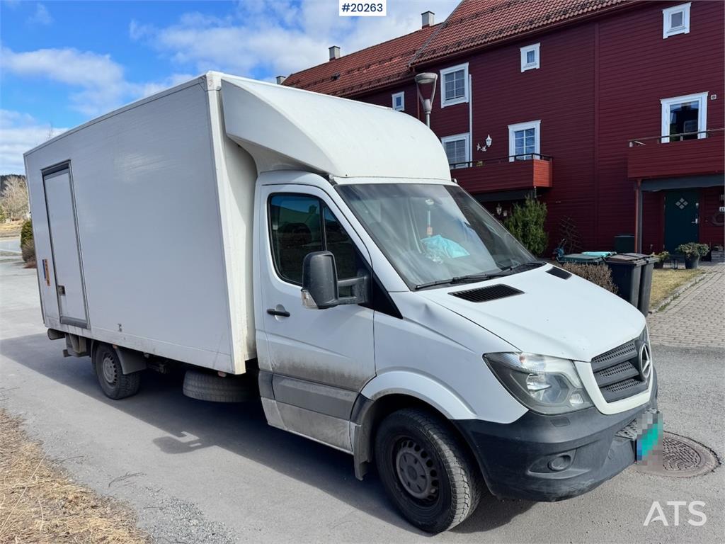 Mercedes-Benz Sprinter 8 Pallets.