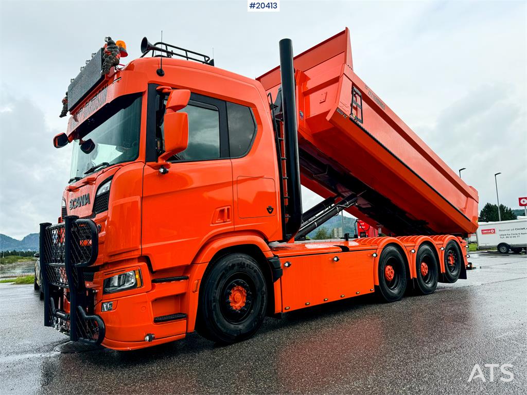 Scania R660 8x4 Hook truck w/ hook box - WATCH VIDEO