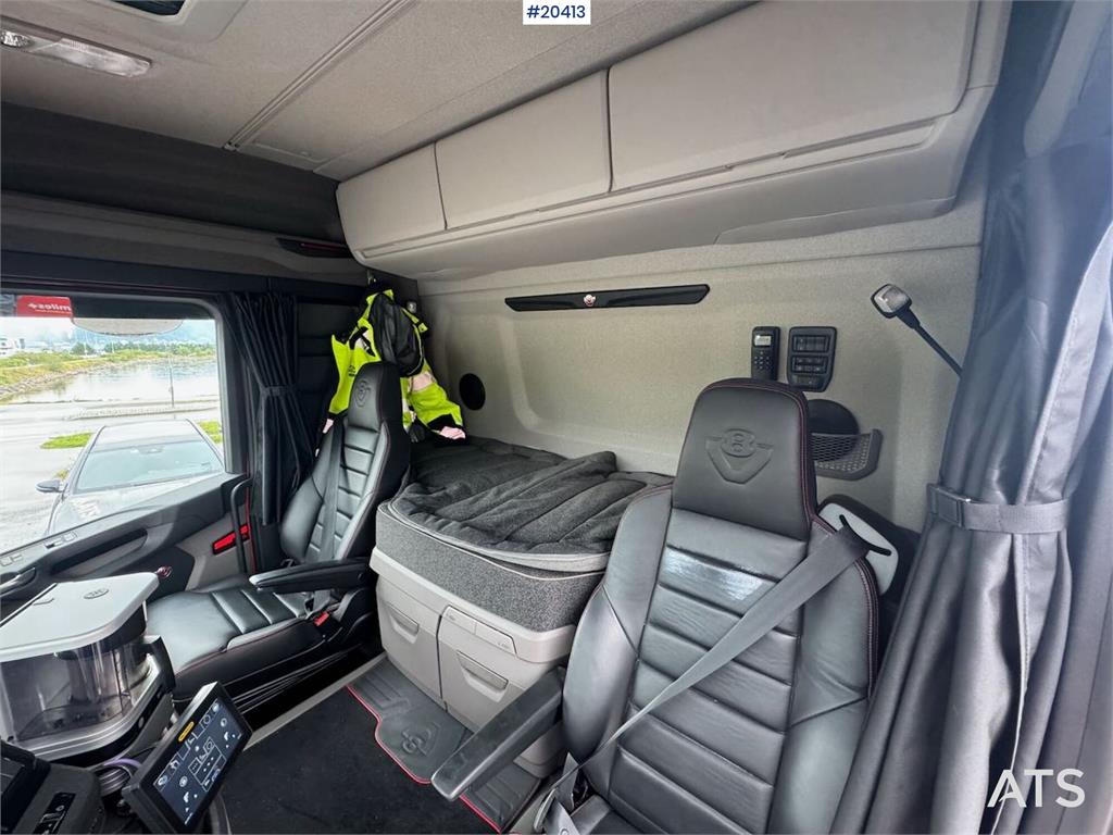 Scania R660 8x4 Hook truck w/ hook box - WATCH VIDEO
