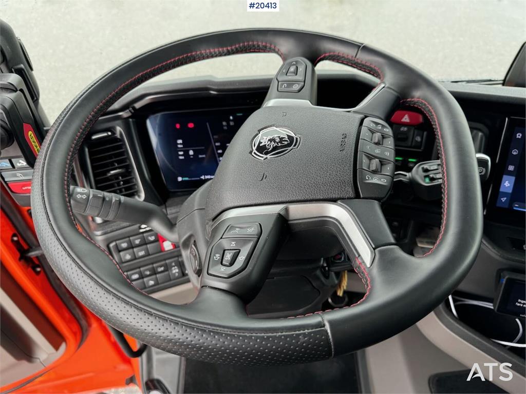 Scania R660 8x4 Hook truck w/ hook box - WATCH VIDEO