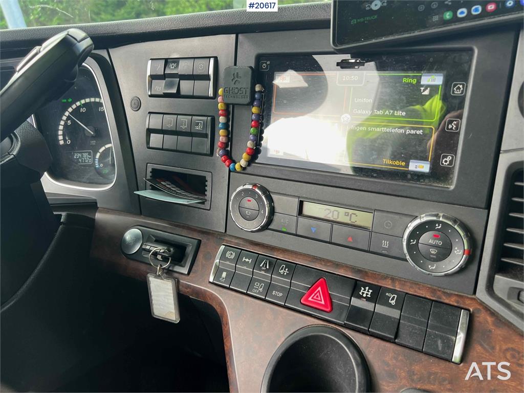 Mercedes-Benz 2046LS