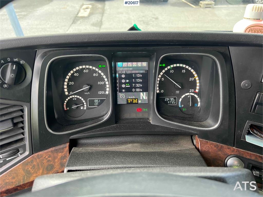 Mercedes-Benz 2046LS