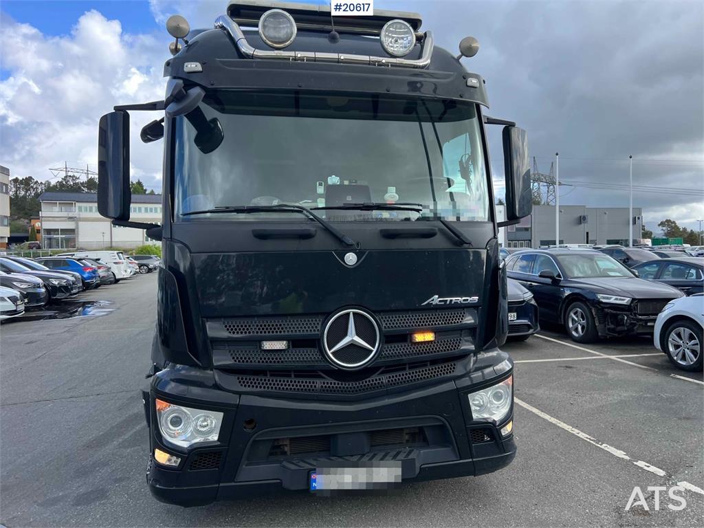 Mercedes-Benz 2046LS