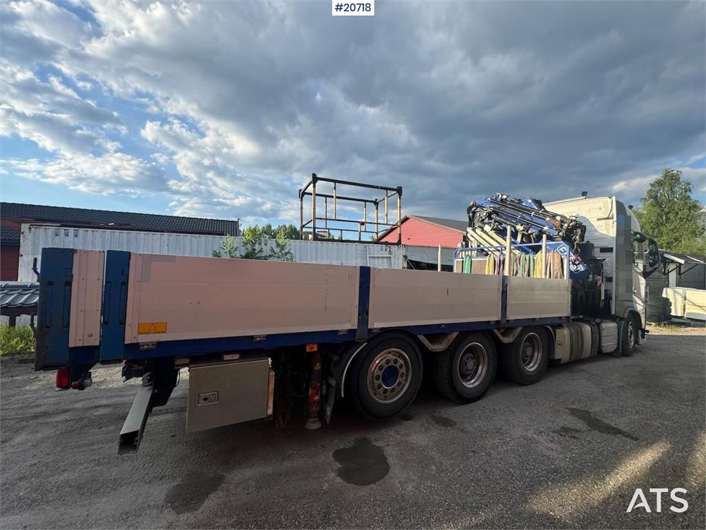 Volvo FH16 Tridem crane truck w/ 43 t/m Fassi crane