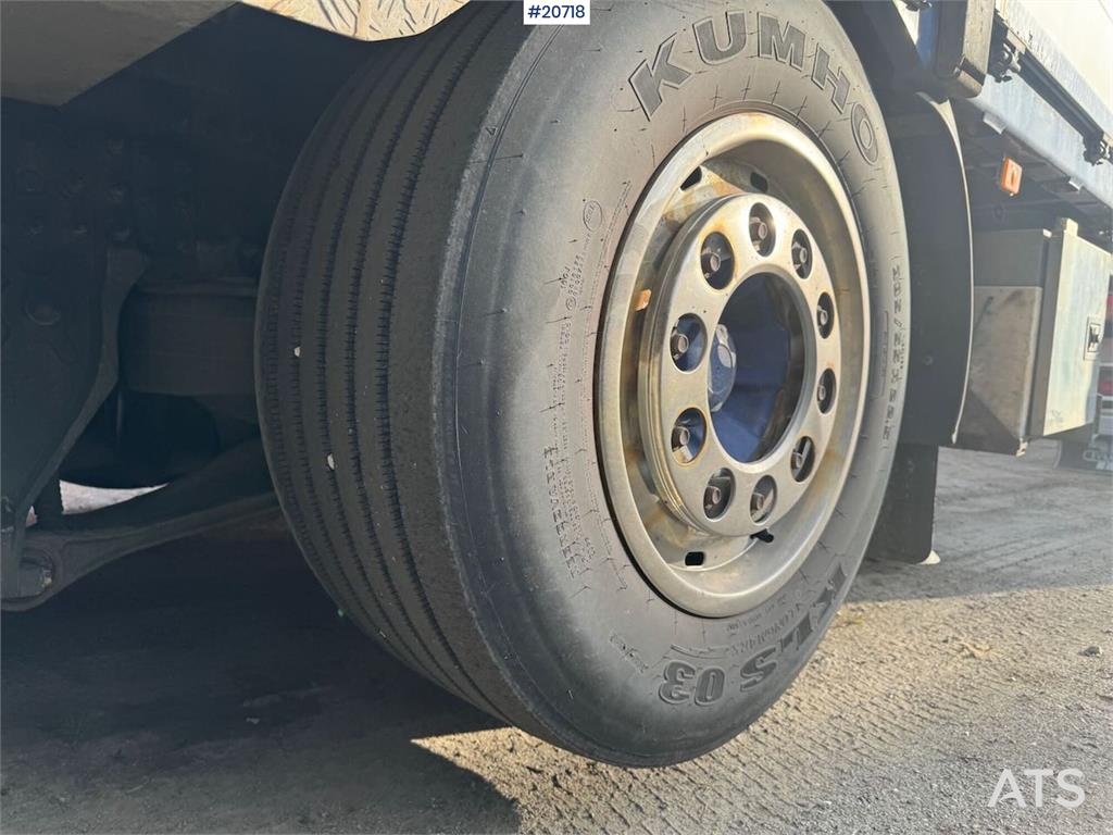 Volvo FH16 Tridem crane truck w/ 43 t/m Fassi crane