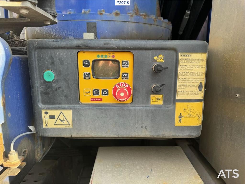 Volvo FH16 Tridem crane truck w/ 43 t/m Fassi crane