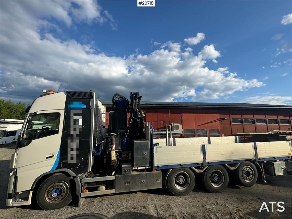 Volvo FH16 Tridem crane truck w/ 43 t/m Fassi crane