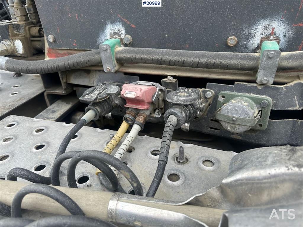 Scania 480 6x2 truck w/ hydraulics and new engine.