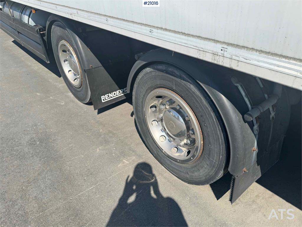 Renders Semitrailer with refrigeration unit!