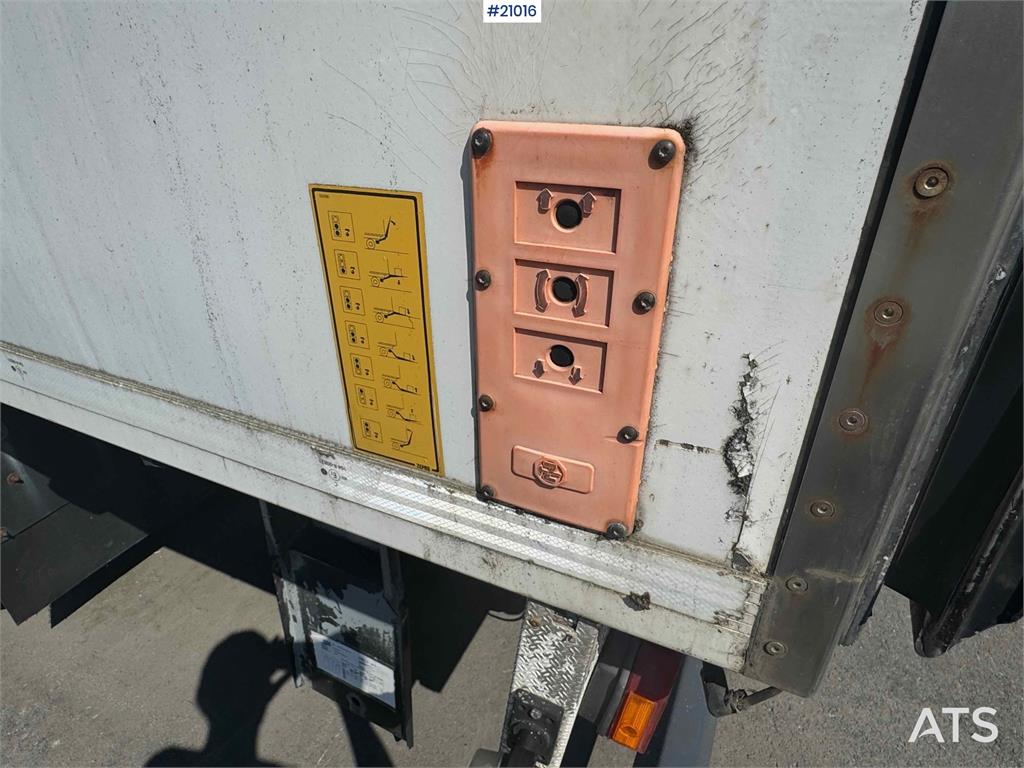 Renders Semitrailer with refrigeration unit!