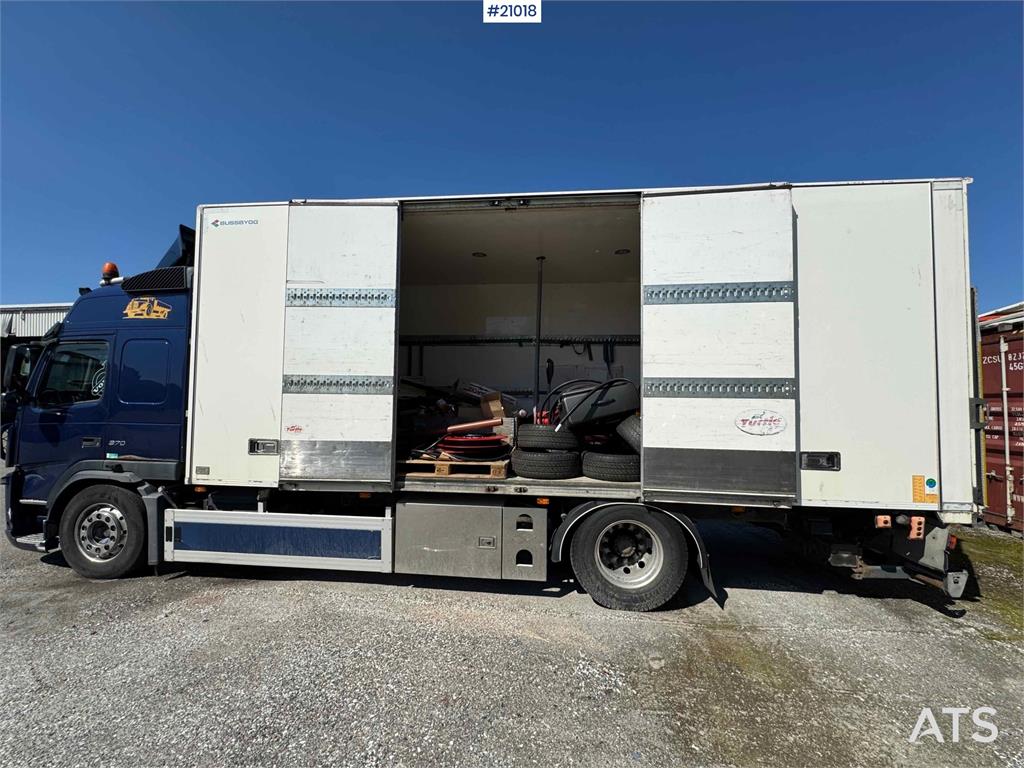 Volvo FM 370 box truck with full side opening!