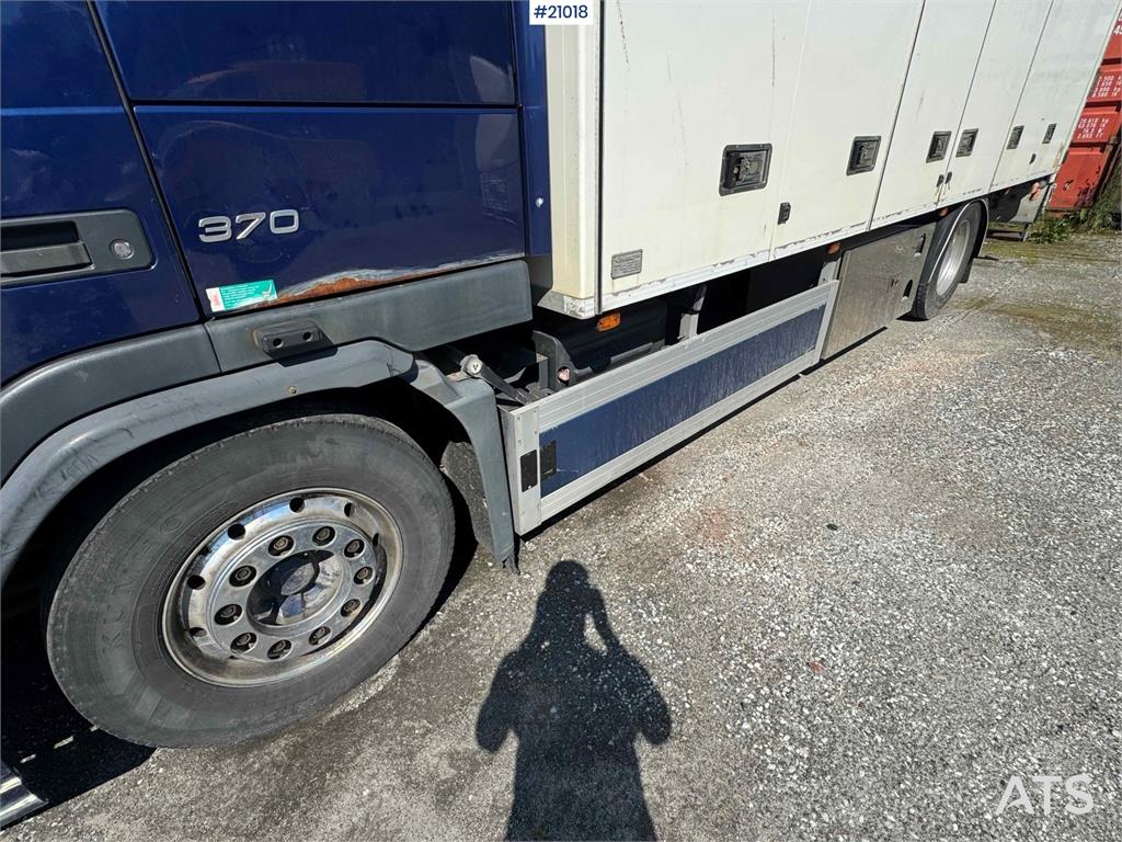 Volvo FM 370 box truck with full side opening!