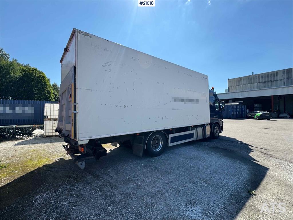 Volvo FM 370 box truck with full side opening!