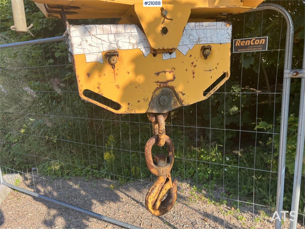 Potain IGO 50 crane w/ wheel set
