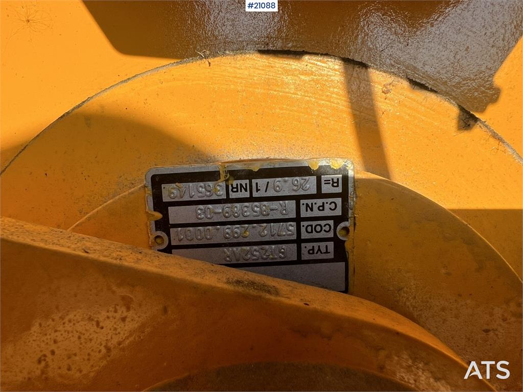 Potain IGO 50 crane w/ wheel set