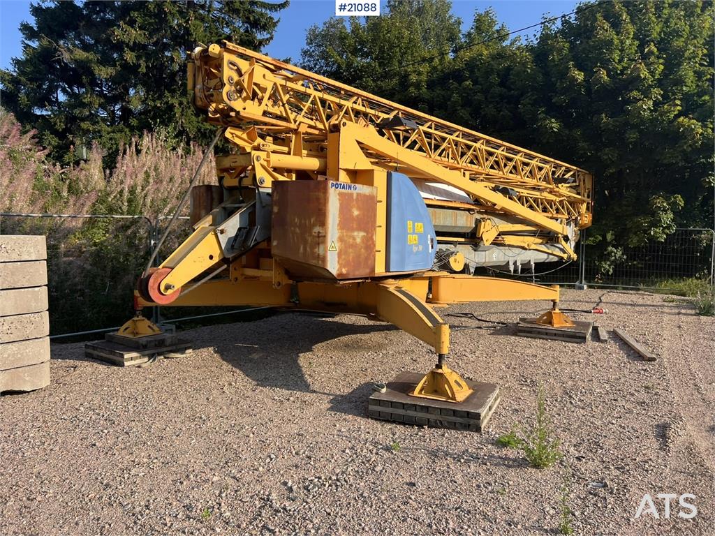 Potain IGO 50 crane w/ wheel set