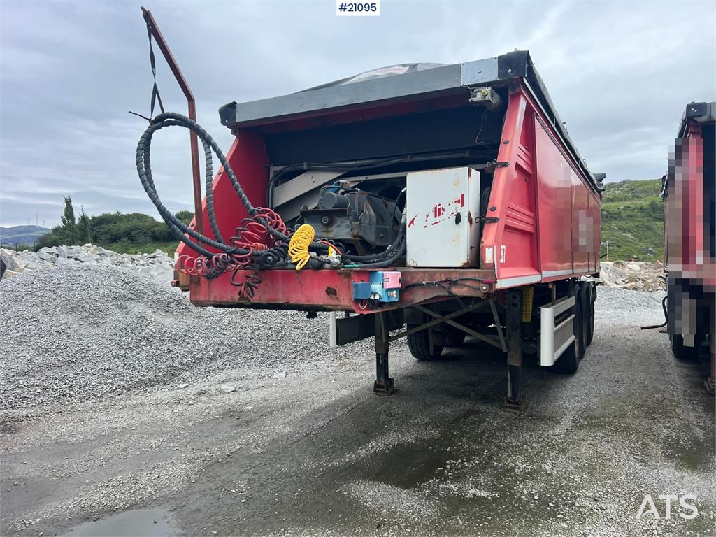 Fliegl Fahrzeugbau ass 3725 Asfaltsemi w/ Push off system