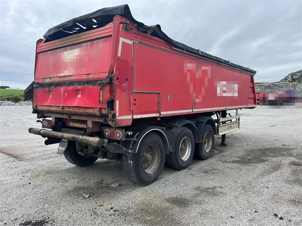 Fliegl Fahrzeugbau ass 372 Asphalt semi w/ Push off syste