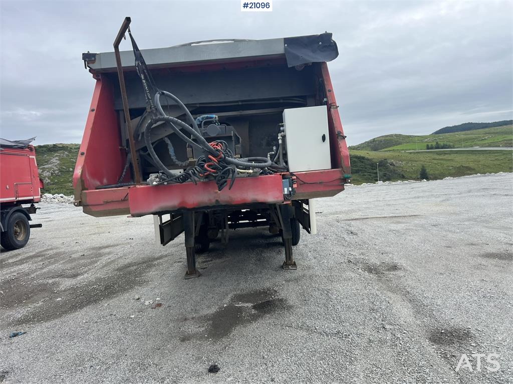 Fliegl Fahrzeugbau ass 372 Asphalt semi w/ Push off syste