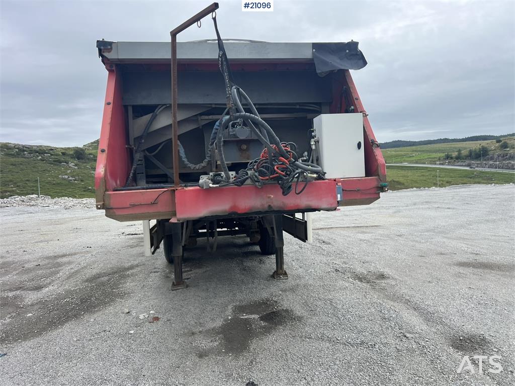 Fliegl Fahrzeugbau ass 372 Asphalt semi w/ Push off syste