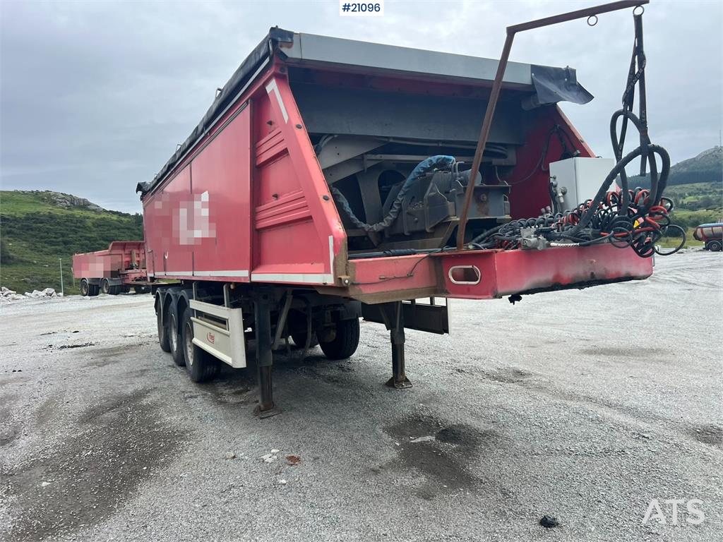 Fliegl Fahrzeugbau ass 372 Asphalt semi w/ Push off syste