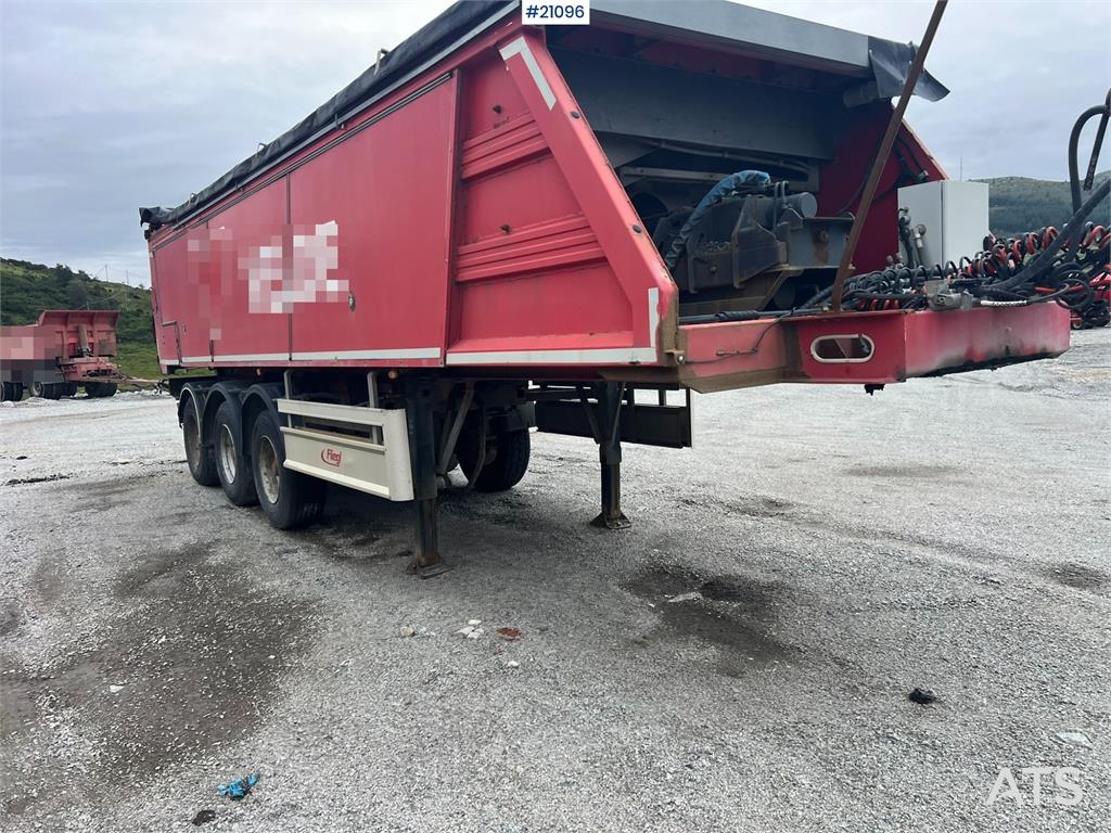 Fliegl Fahrzeugbau ass 372 Asphalt semi w/ Push off syste